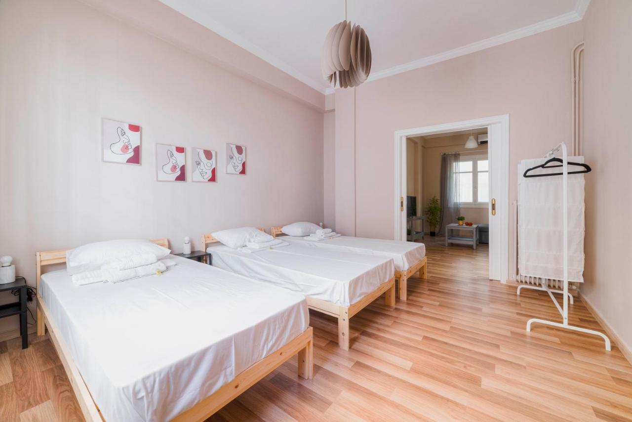 The Easy In Thiseio Next To Ancient Афины Экстерьер фото